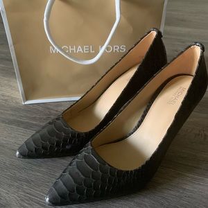 Michael Kors Pointed Toe Pumps